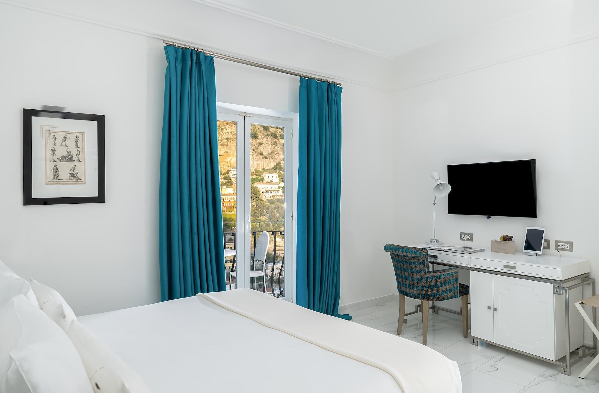 Deluxe Double Room Lateral Sea View