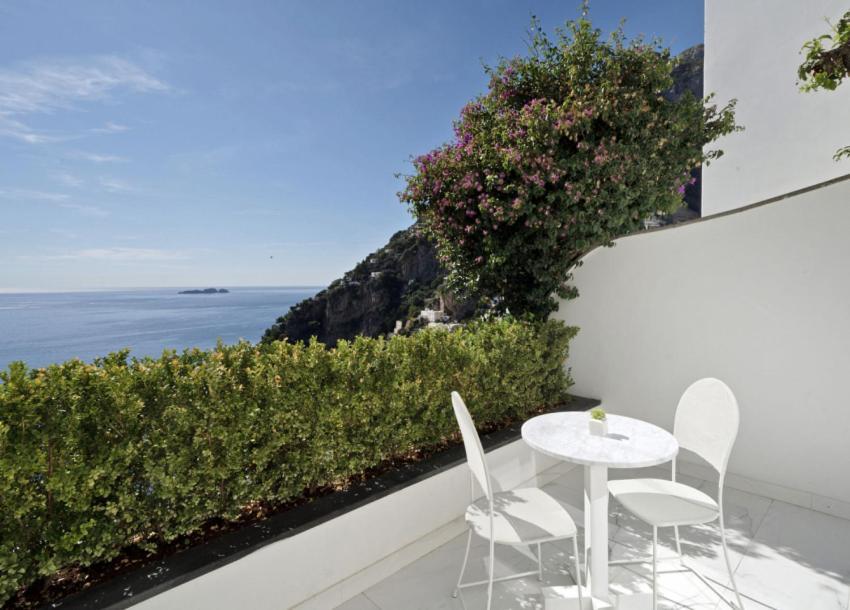Deluxe Double Room Lateral Sea View