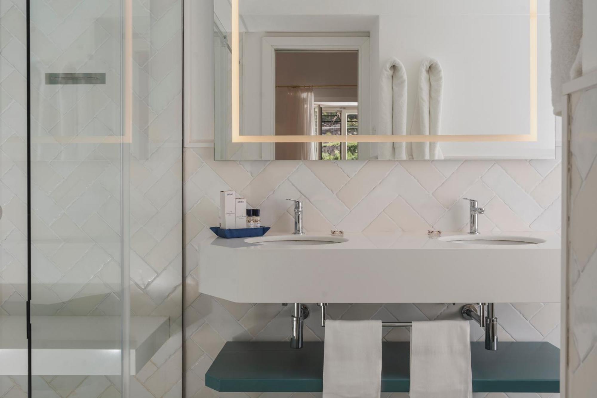 Chambre Lit King-Size avec Baignoire Spa